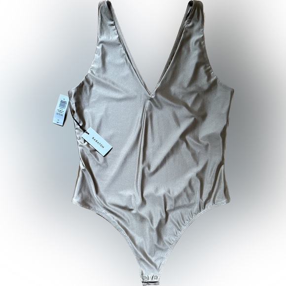 BABATON satinette v neck bodysuit in gold US L - Picture 1 of 4